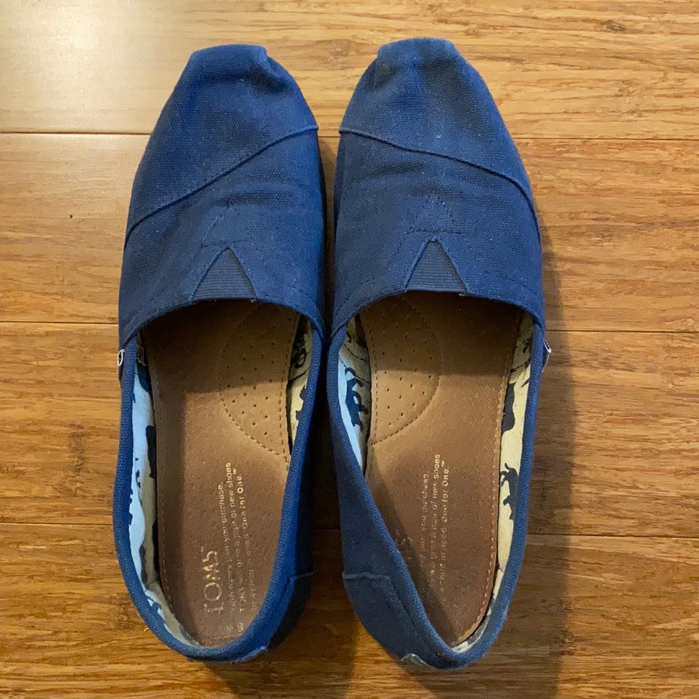 Women’s Tom’s